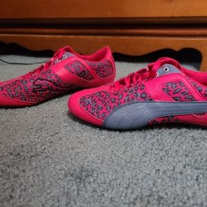 RARE Brand New Puma 6 1/2 shoes